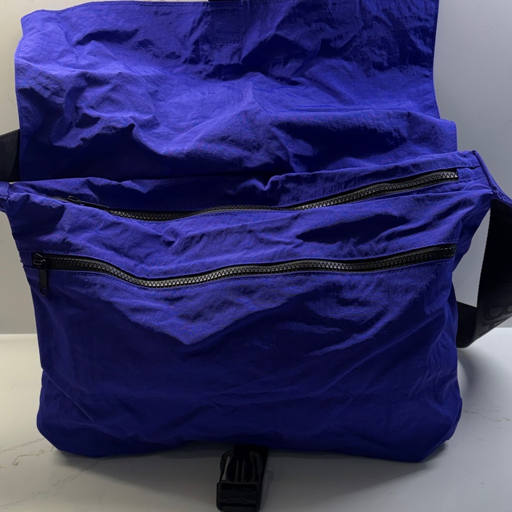 Baggu Lapis Nylon Messenger Bag - Picture 3 of 6